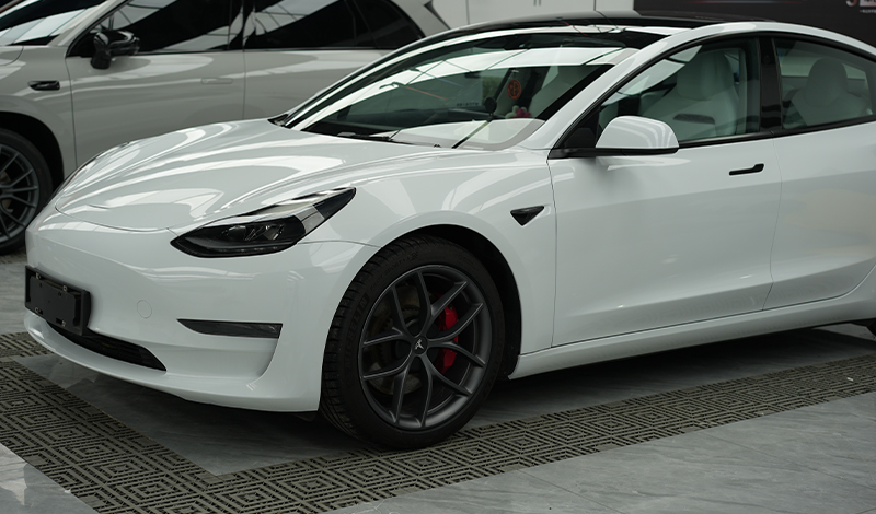 Pearlescent Silk White